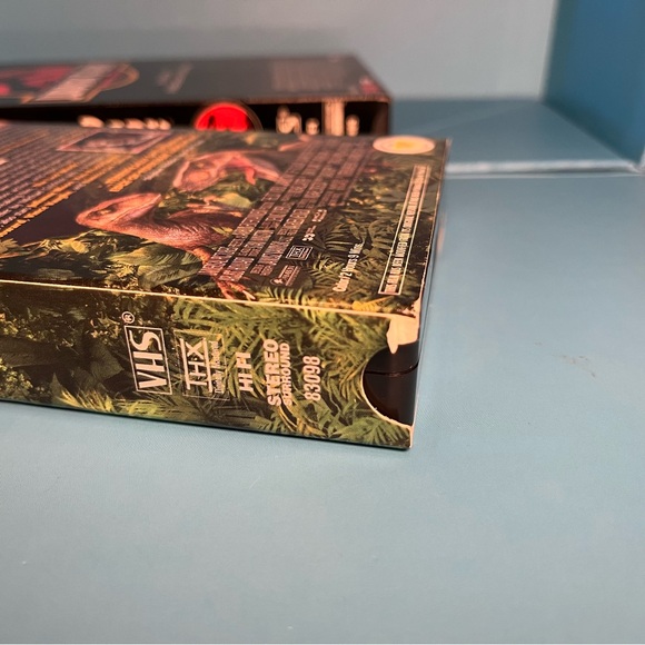 “Jurassic Park” and “The Lost World: Jurassic Park” VHS Pair - Picture 9 of 9